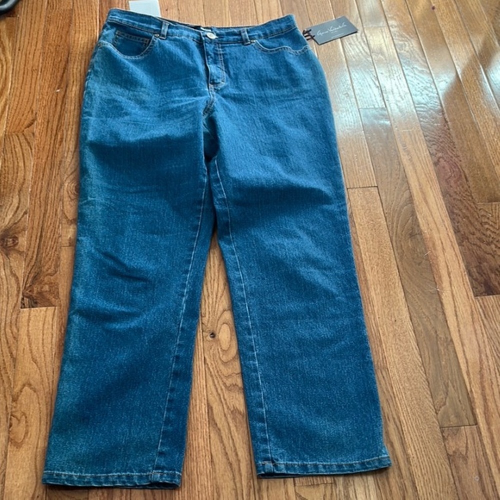 Gloria Vanderbilt Classic Medium Blue Tapered Leg Jeans Size 10S